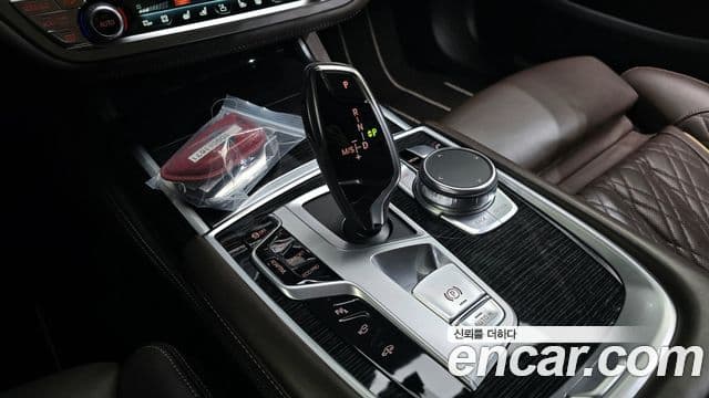 BMW 7 Series 2020 — ფოტო 9/20