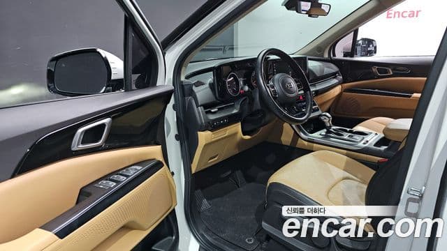 Kia Carnival 2020 — фото 11 из 20