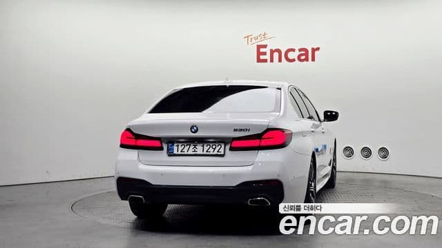 BMW 5 Series 2020 — Şəkil 16/20