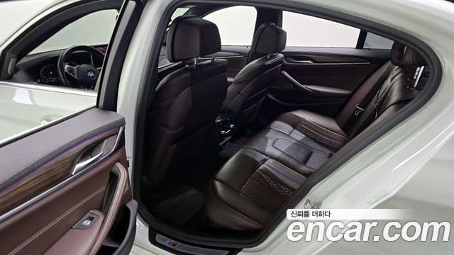 BMW 5 Series 2020 — Şəkil 10/20