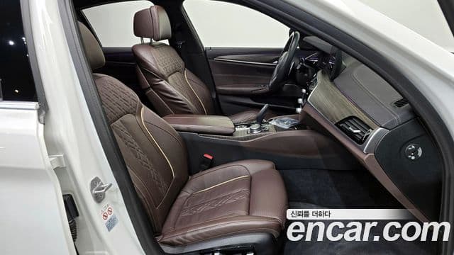 BMW 5 Series 2020 — Şəkil 9/20