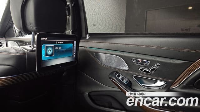 Mercedes-Benz S-Class 2019 — Photo 11/20