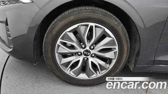 Kia K5 2021 — ფოტო 5/20