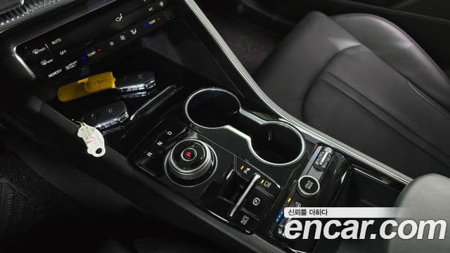 Kia K5 2021 — ფოტო 9/20