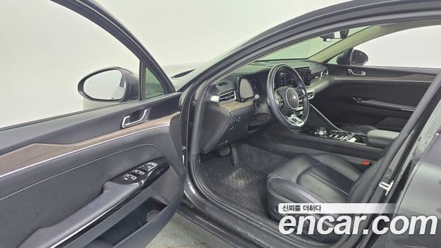 Kia K5 2021 — ფოტო 10/20