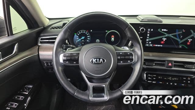 Kia K5 2021 — ფოტო 13/20