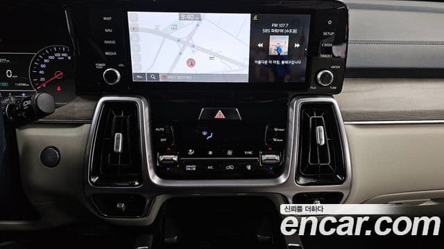 Kia Sorento 2022 — ფოტო 14/20