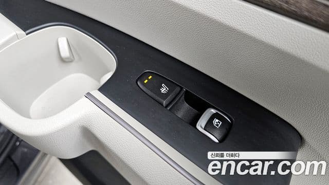 Kia Sorento 2022 — ფოტო 19/20