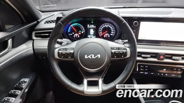 Kia K5 2022 — Şəkil 13/20
