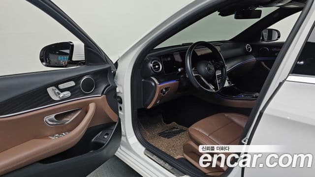 Mercedes-Benz E-Class 2022 — ფოტო 10/20