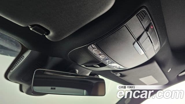 Mercedes-Benz E-Class 2022 — ფოტო 17/20