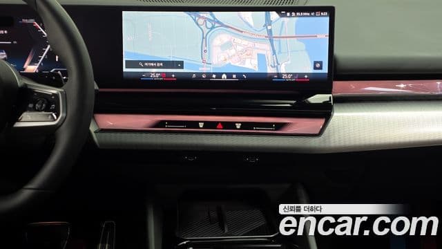 BMW 5 Series 2025 — Фото 14/20