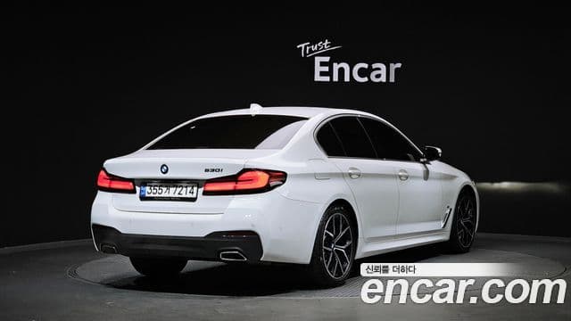 BMW 5 Series 2021 — Photo 9/20