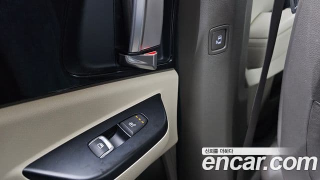 Kia Carnival 2022 — Фото 19/20