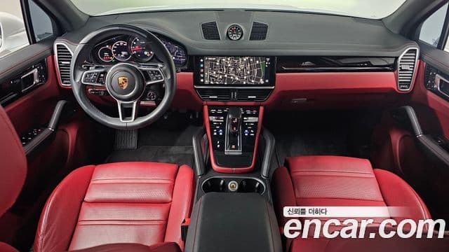 Porsche Cayenne 2023 — ფოტო 7/20