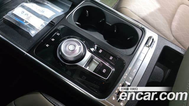 Kia Carnival 2023 — Şəkil 9/20