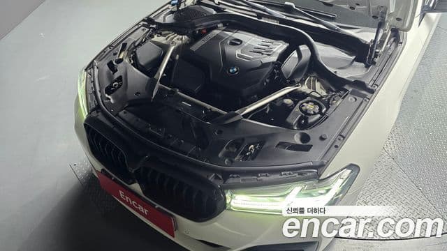 BMW 5 Series 2021 — ფოტო 6/20