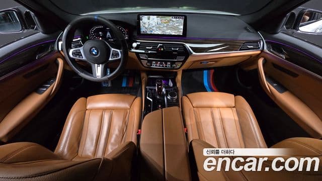 BMW 5 Series 2021 — ფოტო 7/20