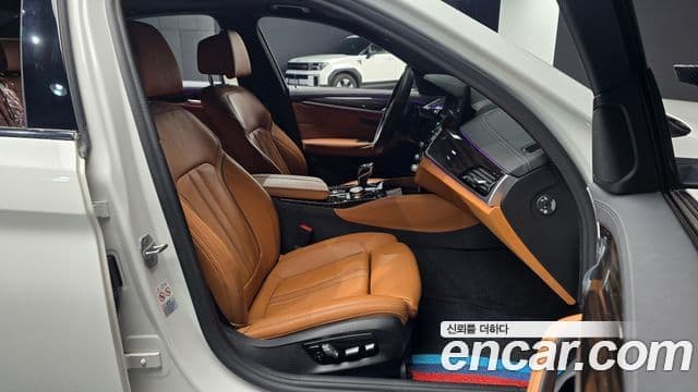 BMW 5 Series 2021 — ფოტო 10/20
