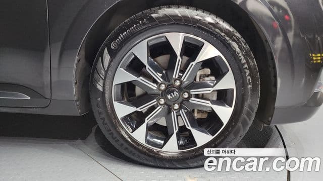 Kia Carnival 2020 — ფოტო 5/20