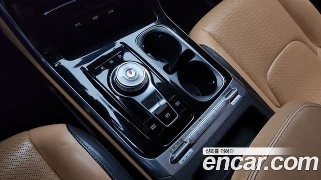 Kia Carnival 2020 — ფოტო 9/20