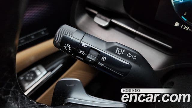 Kia Carnival 2020 — ფოტო 18/20