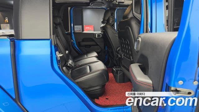 Jeep Gladiator 2021 — ფოტო 17/20