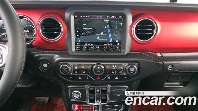 Jeep Gladiator 2021 — ფოტო 18/20