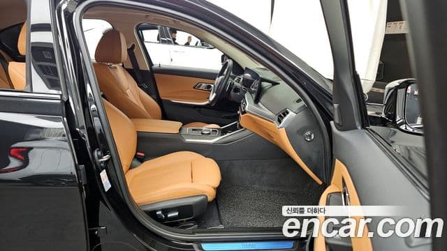 BMW 3 Series 2023 — ფოტო 11/20