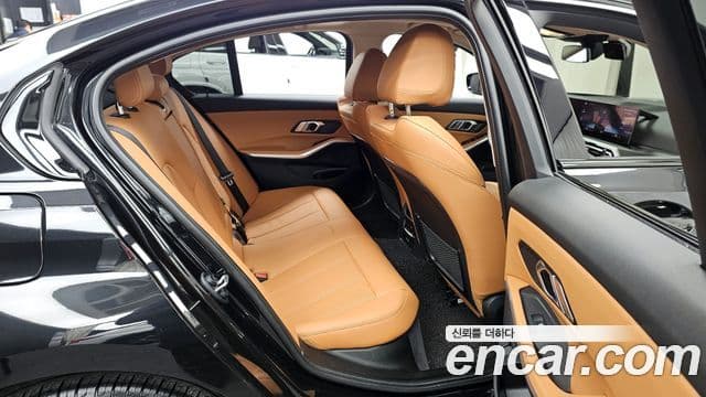 BMW 3 Series 2023 — ფოტო 12/20