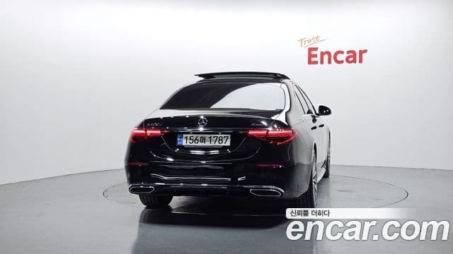 Mercedes-Benz S-Class 2022 — Photo 19/20