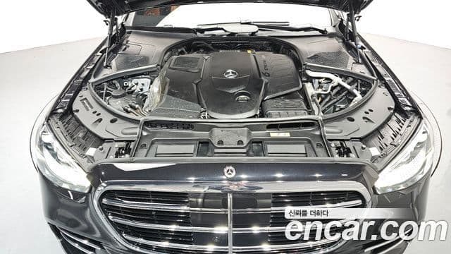 Mercedes-Benz S-Class 2022 — Photo 11/20