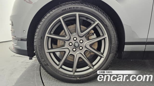 Land Rover Range Rover Velar 2024 — ფოტო 9/20