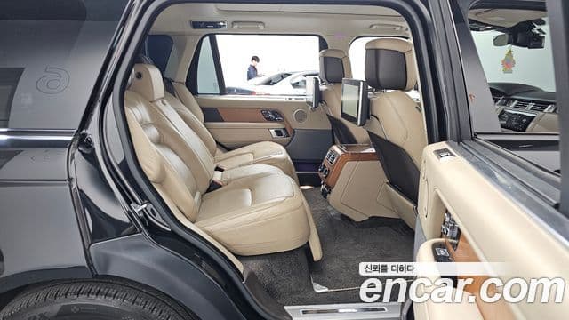 Land Rover Range Rover 2018 — Фото 12/20