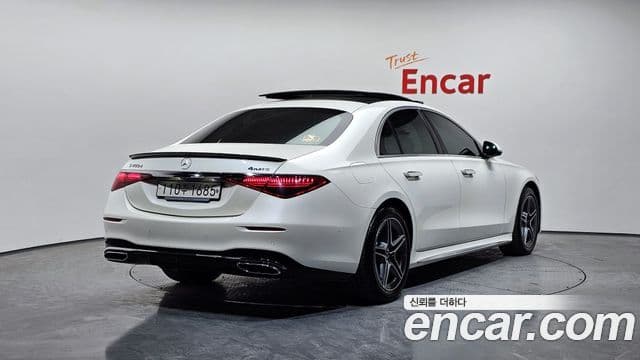 Mercedes-Benz S-Class 2022 — Photo 9/20