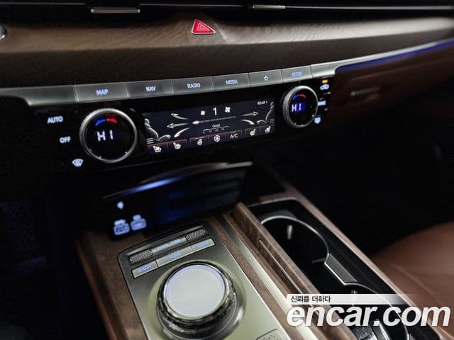 Genesis G80 2023 — ფოტო 17/19