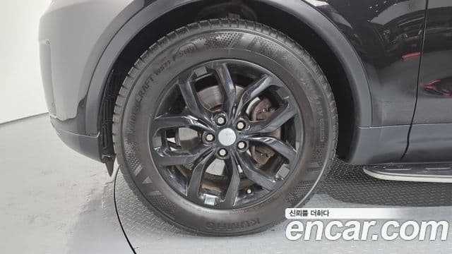 Land Rover Discovery 5 2018 — Şəkil 10/20