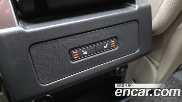 Land Rover Discovery 5 2018 — Şəkil 16/20