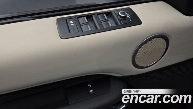 Land Rover Discovery 5 2018 — Şəkil 17/20