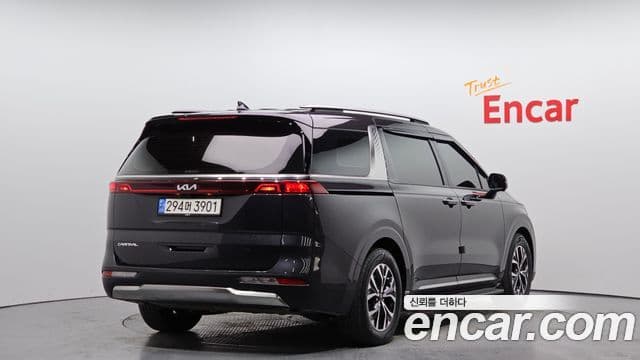 Kia Carnival 2023 — ფოტო 2/20