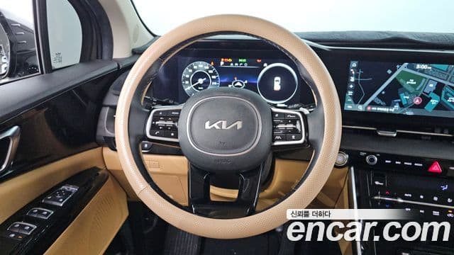 Kia Carnival 2023 — ფოტო 11/20