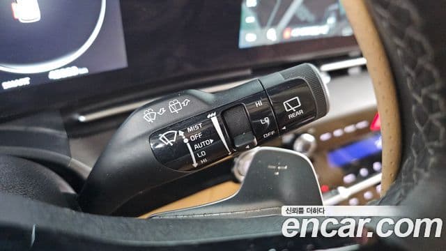 Kia Carnival 2023 — ფოტო 15/20