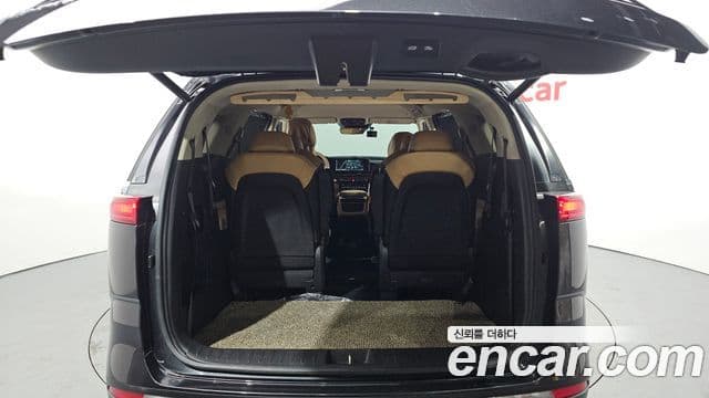 Kia Carnival 2023 — фото 20 из 20
