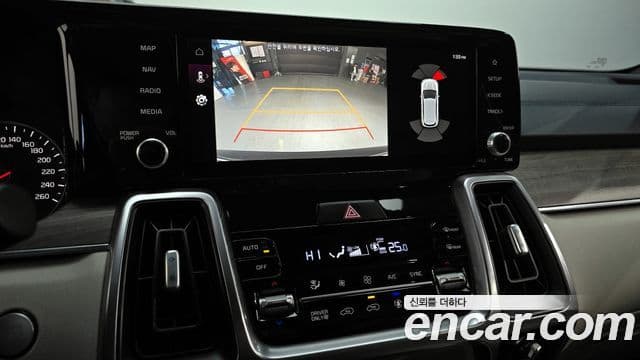 Kia Sorento 2022 — Фото 15/20