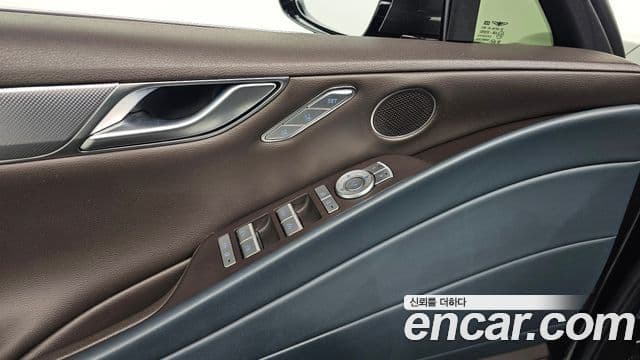 Genesis Electrified G80 2023 — ფოტო 18/20