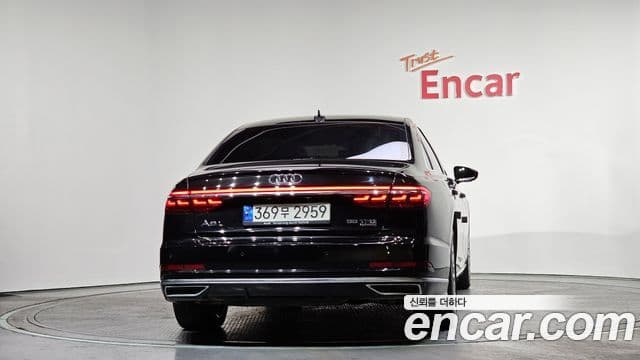 Audi A8 2021 — ფოტო 4/20