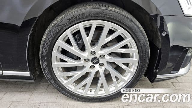 Audi A8 2021 — ფოტო 5/20