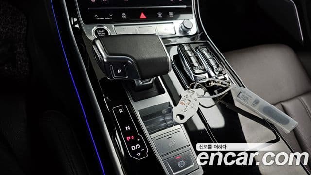 Audi A8 2021 — ფოტო 9/20