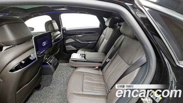 Audi A8 2021 — ფოტო 12/20