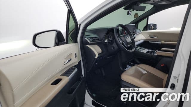 Toyota Sienna 2023 — Şəkil 8/20